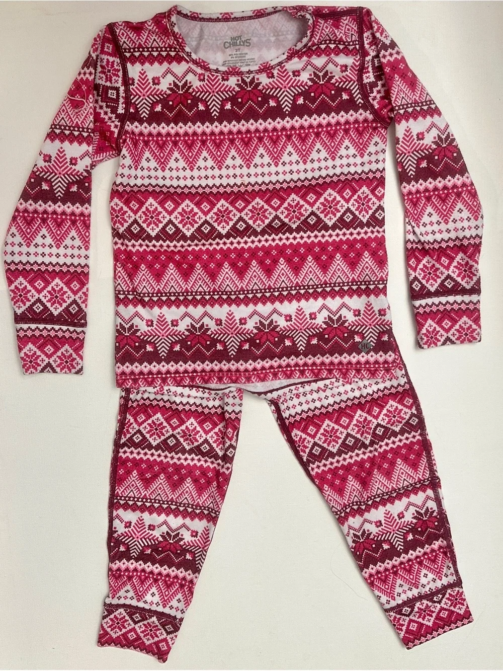 Hot Chillys girl’s print baselayer pajama sets.  Size 3T.